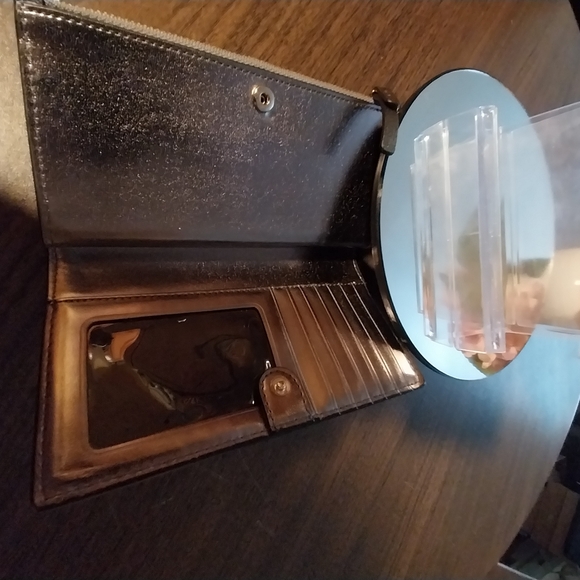 Kate Spade Wallet - Picture 6 of 7